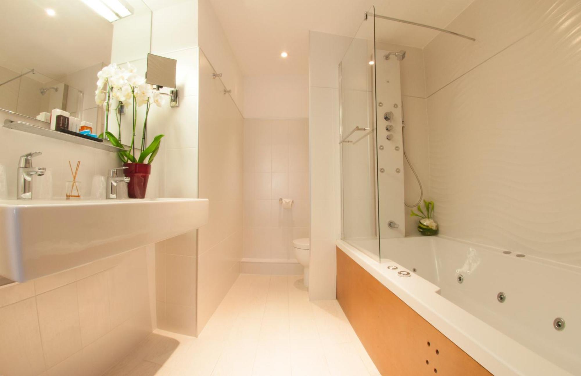 Junior Suite with Free Spa Access,1189229887:JPEG